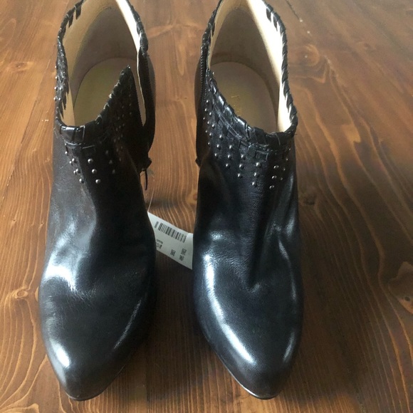 Black heeled boot - Picture 2 of 4